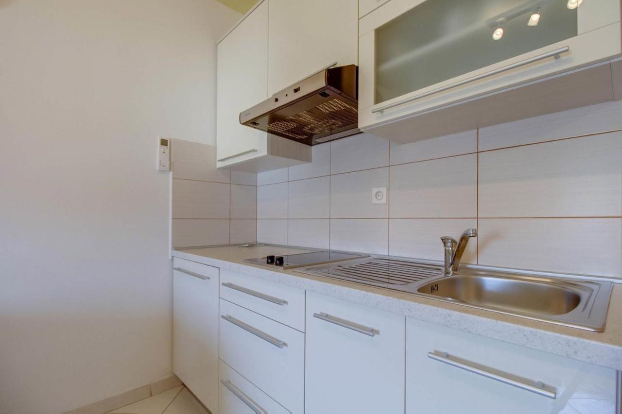 מאלי לוסיניי Apartment Jasna מראה חיצוני תמונה