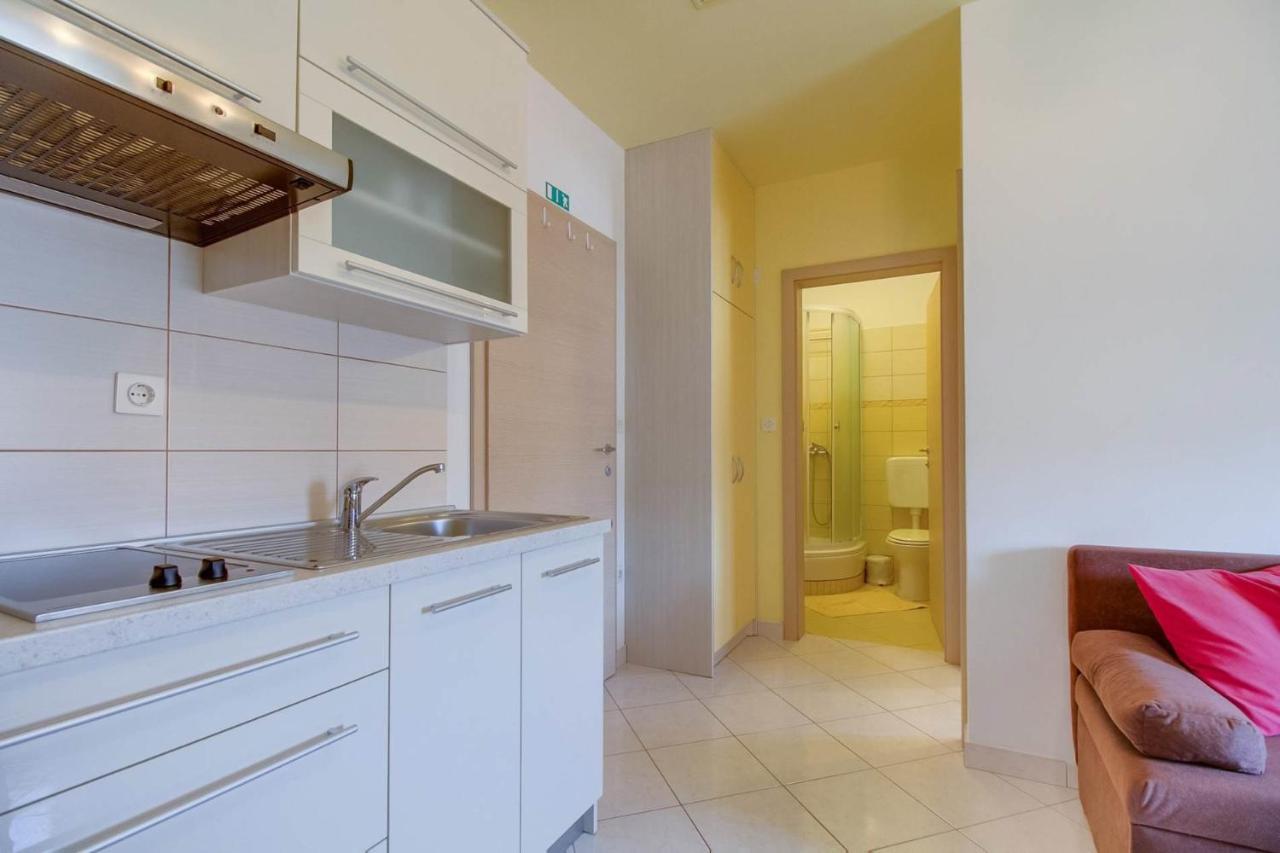 מאלי לוסיניי Apartment Jasna מראה חיצוני תמונה